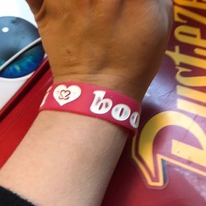 I love boobies bracelet